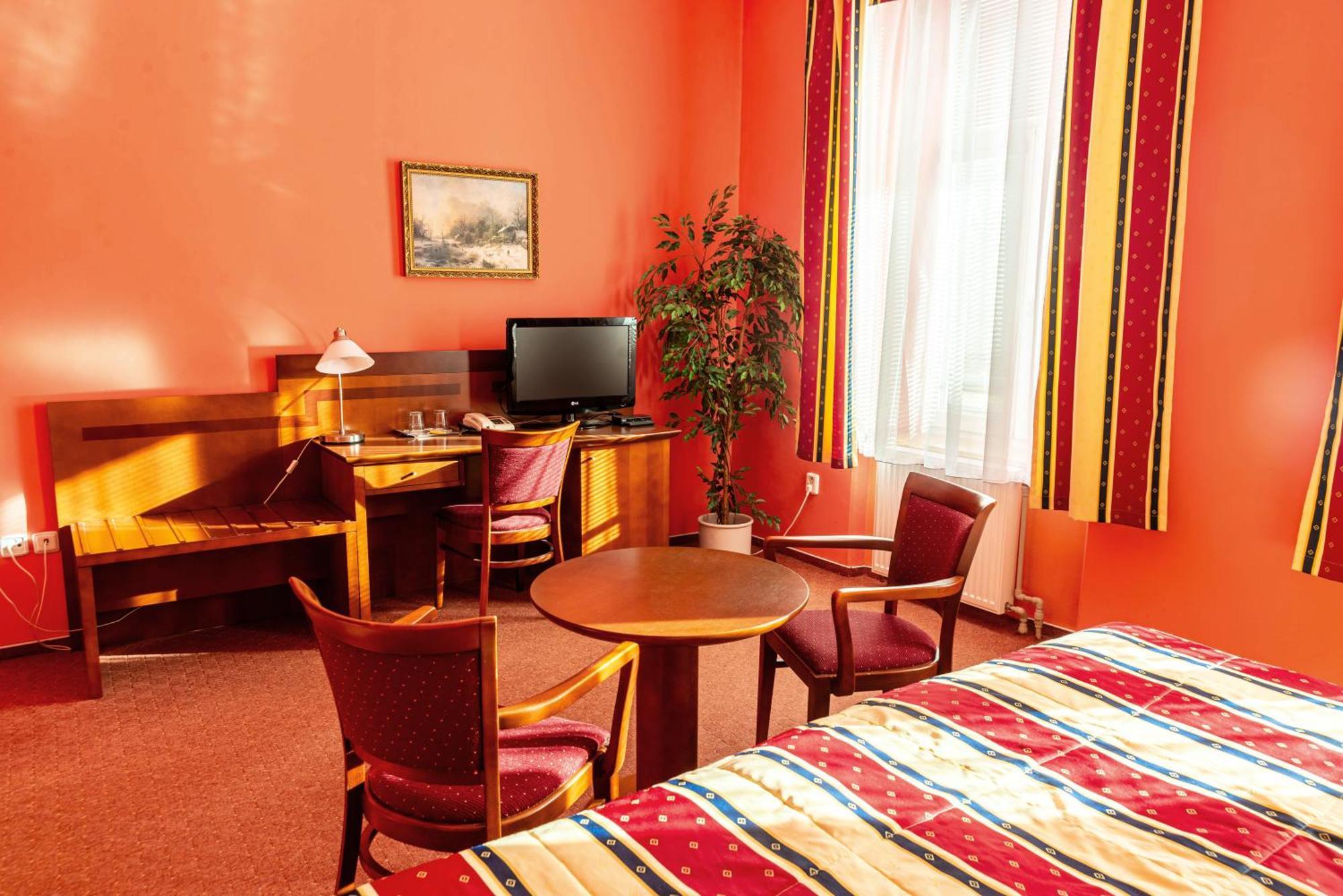 Hotel Olympia Garni Česká Lípa Exterior foto