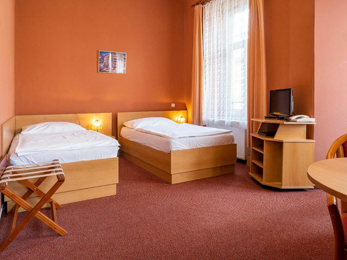 Hotel Olympia Garni Česká Lípa Exterior foto