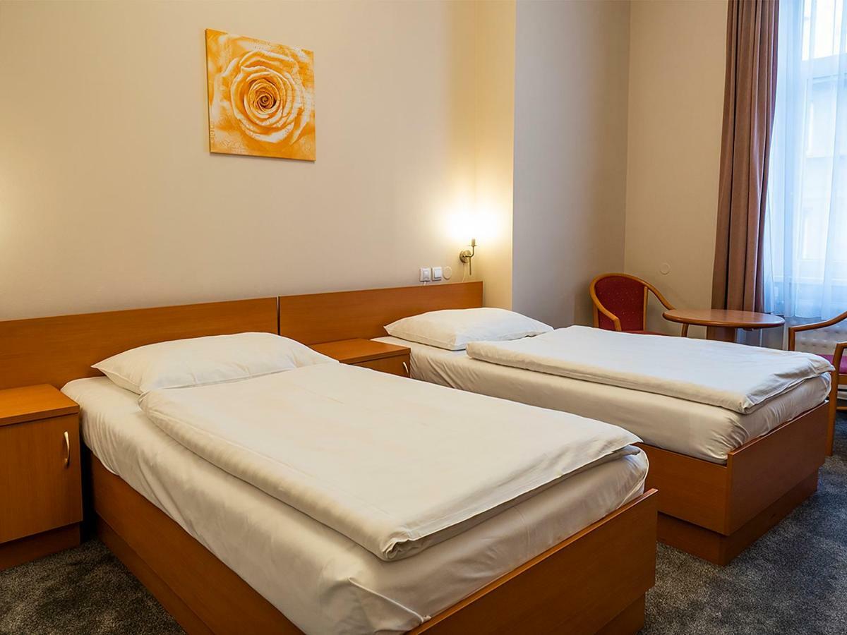 Hotel Olympia Garni Česká Lípa Exterior foto